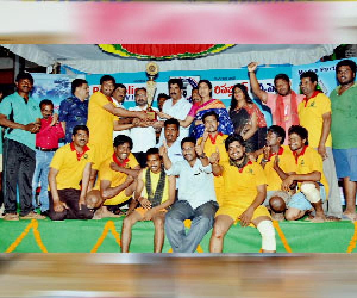 Hans India, HMTV win Journalists RSKL Title