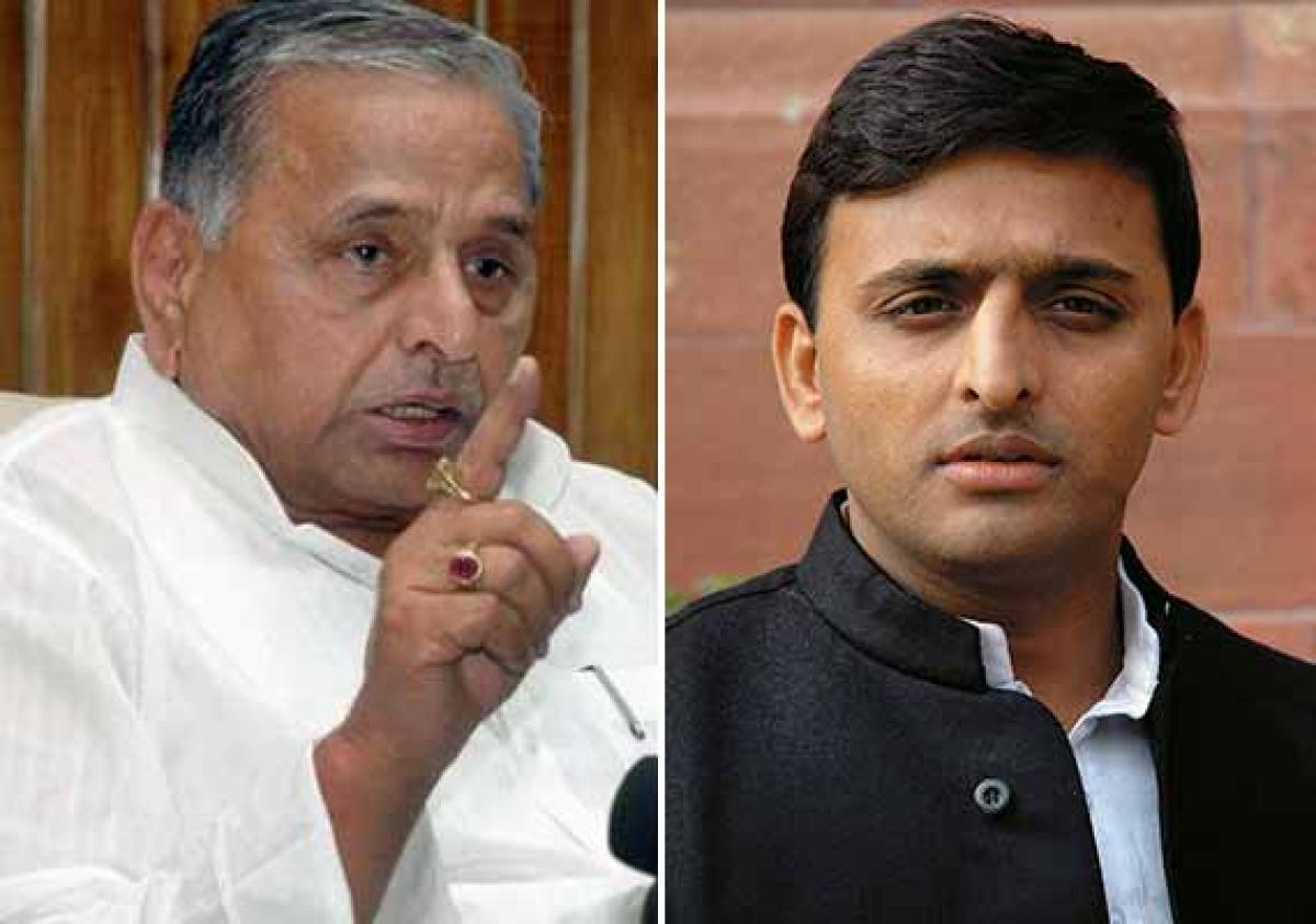 Mulayam Singh upset with ongoing rifts, reprimands Akhilesh for not decreasing differences