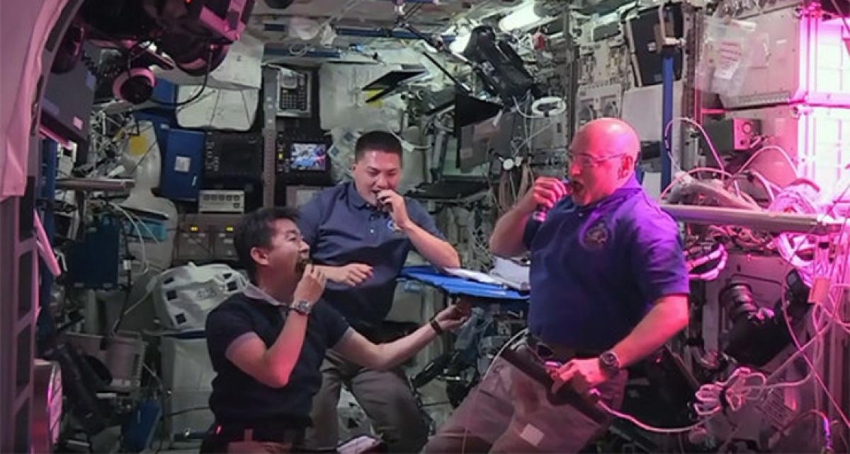 ISS astronauts snack on fruits of their labour