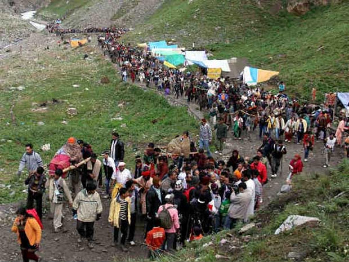 Second batch of 1,871 pilgrims leave Jammu for Amarnath Yatra