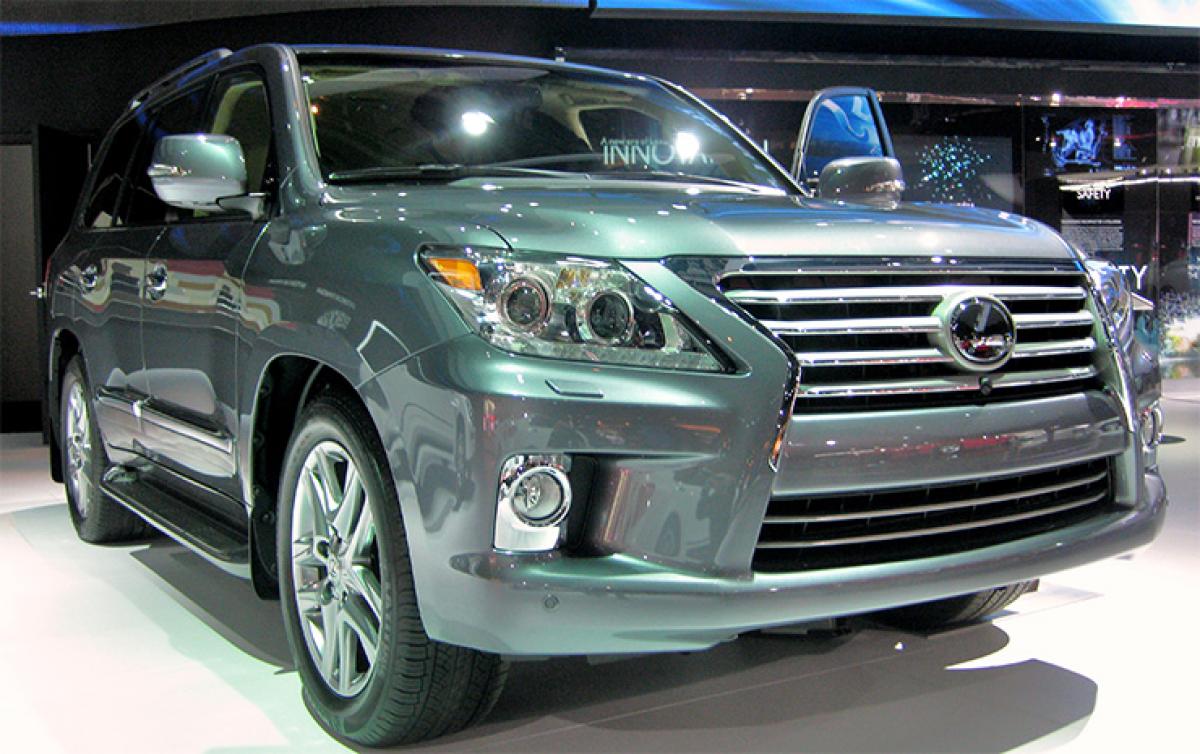 Lexus LX570 facelift unveiled