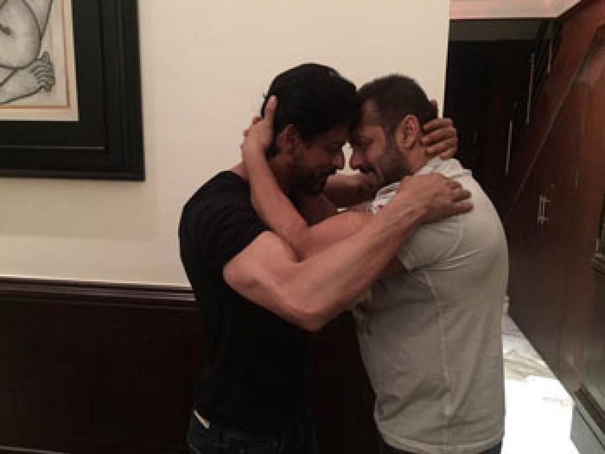 Salman teaches Shah Rukh Sultan moves on birthday