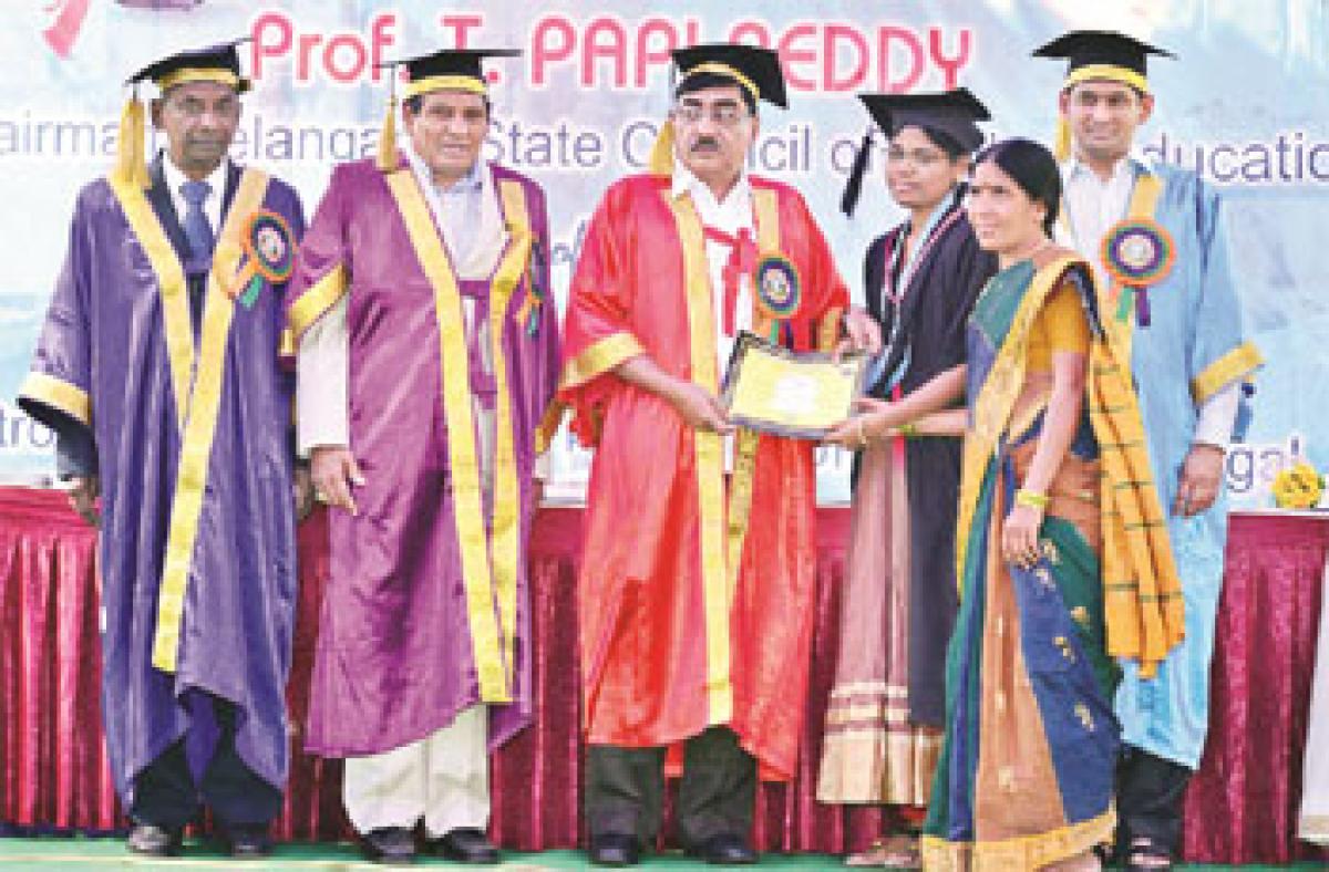 Grandeur marks 6th convocation of Chaitanya Group of Colleges