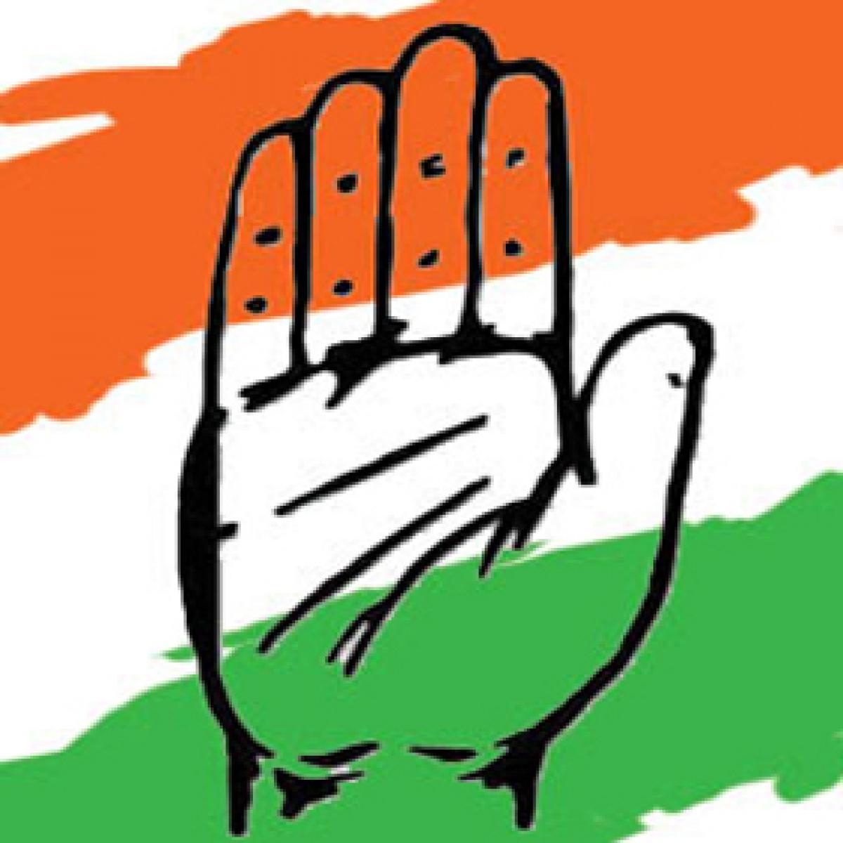 Cong leaders held for staging protest