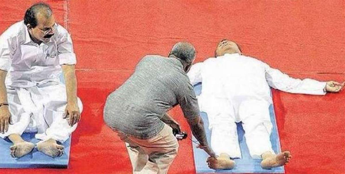 This photo of sleeping minister goes viral