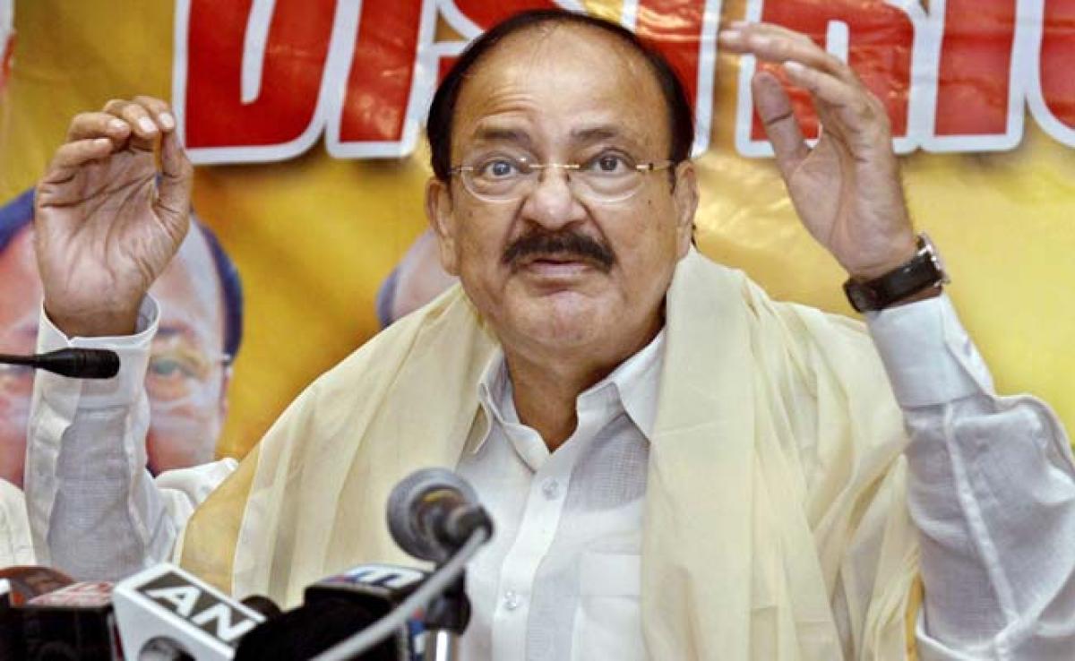 Present Evidence Or Apologise: M Venkaiah Naidu On Digvijaya Singhs ISIS Claim