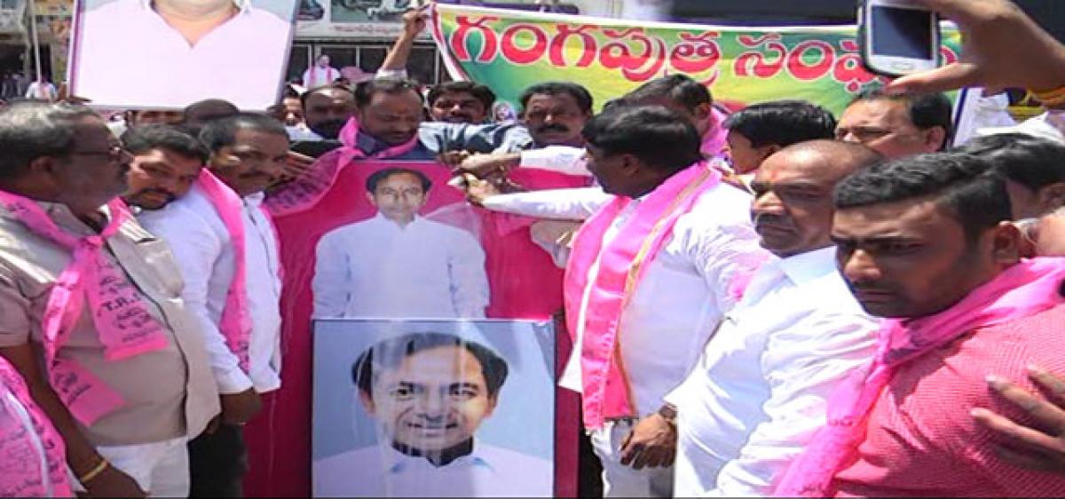 Golla, Kurma welcome KCR’s decision