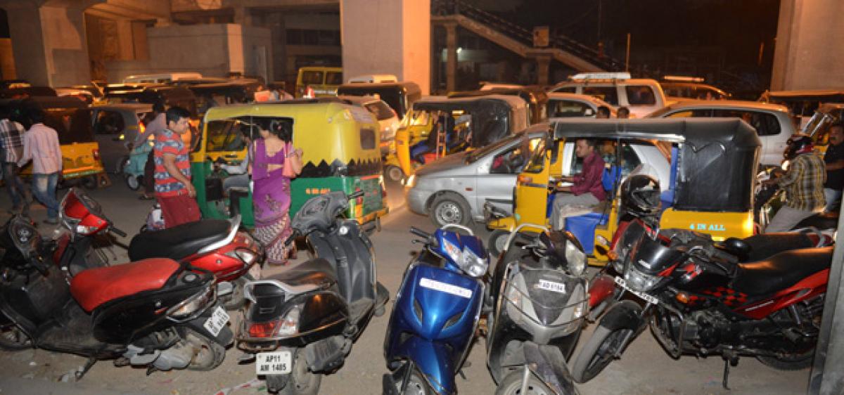 Parking problems kill Hyderabad Numaish joy