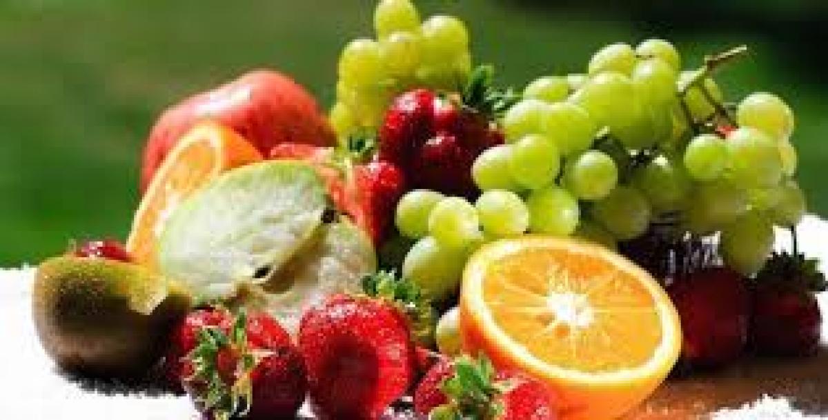 Eating fruits, vegetables daily may cut artery disease