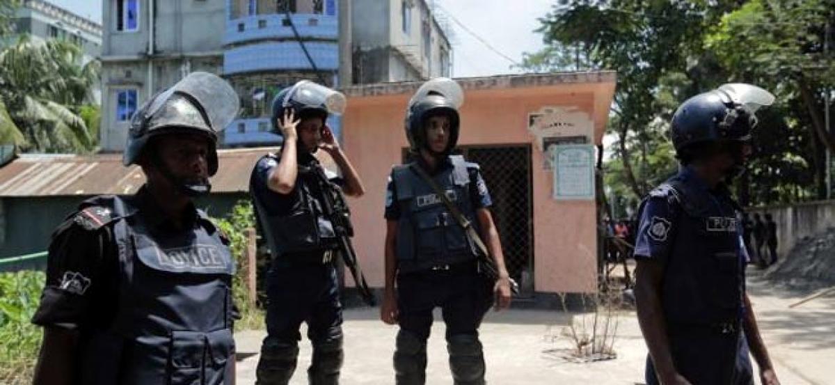 Bangladesh police shoot suspected militant armed with explosives