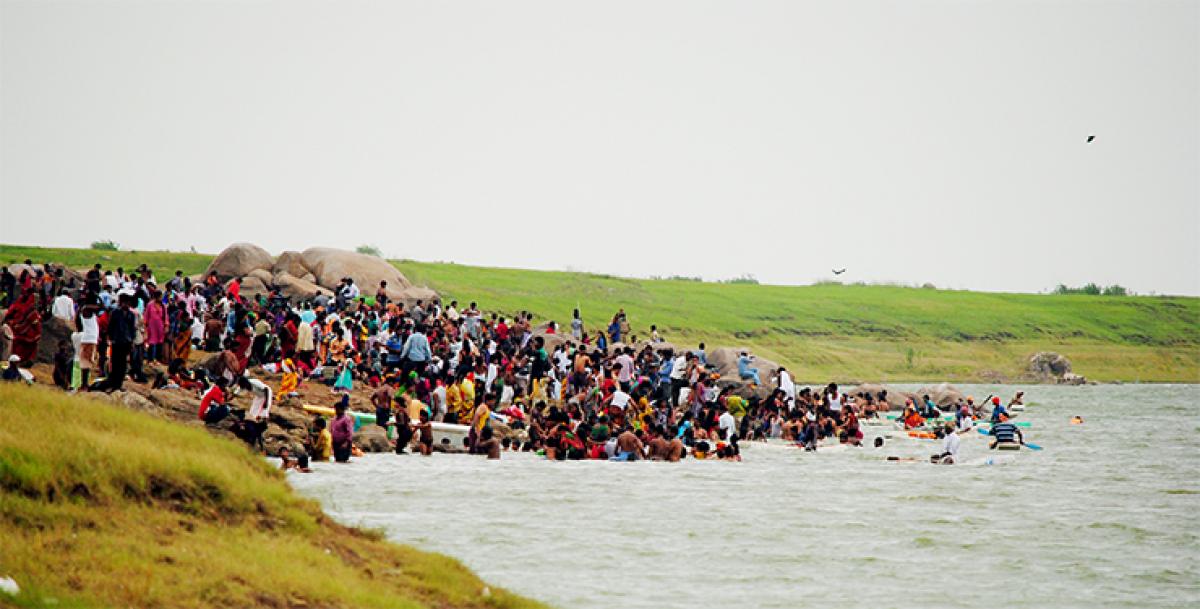 Pushkaralu turn into a gold mine