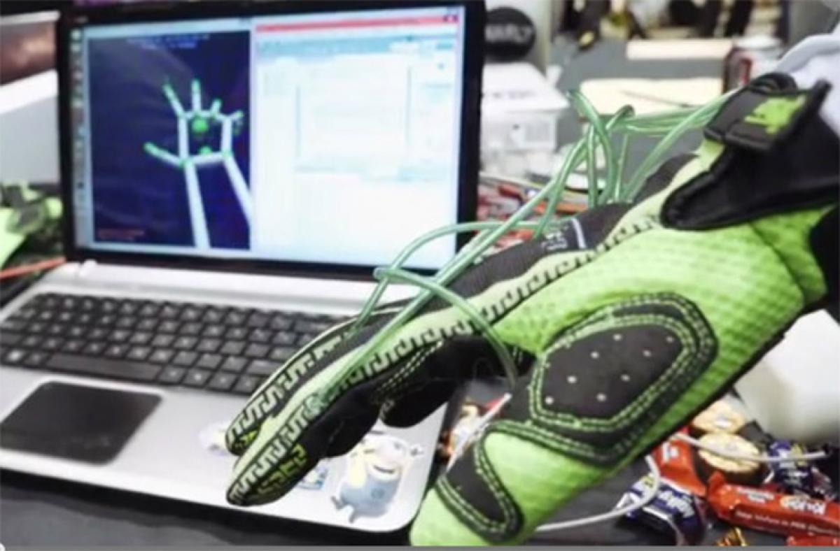 Feel virtual reality with new gloves
