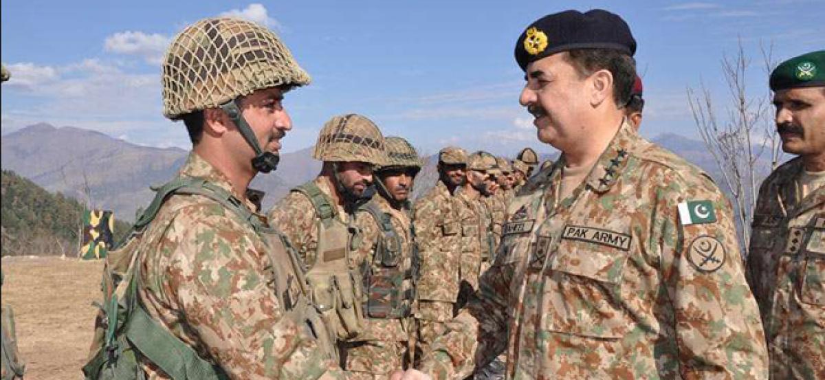 Army Chief of Pakistan visits LoC, expressed satisfaction over operational preparedness