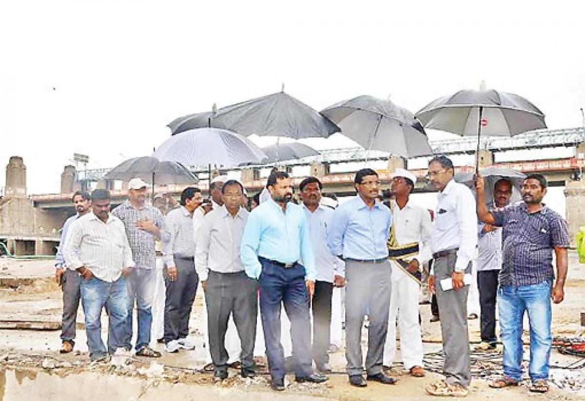 Drizzle disrupts Pushkaram works