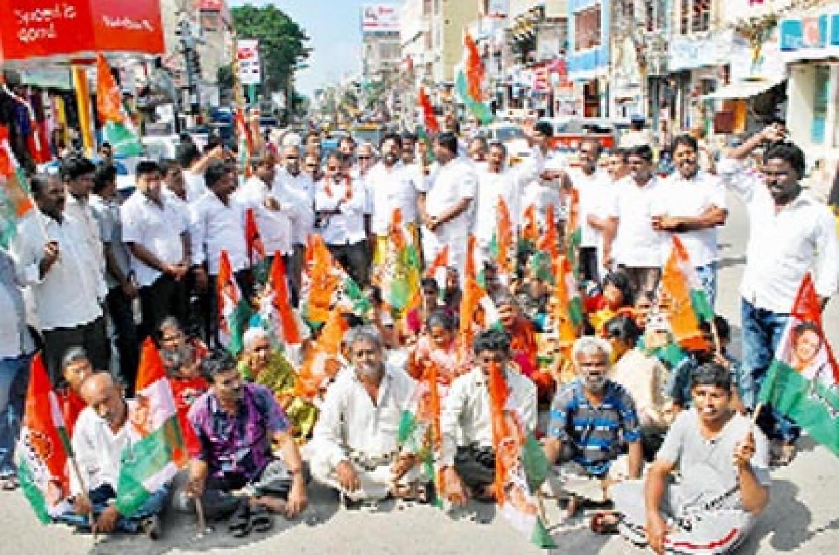 Cong dharna against Modi govt