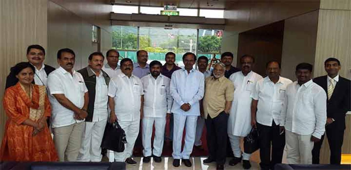 KCR returns after 10 day China tour