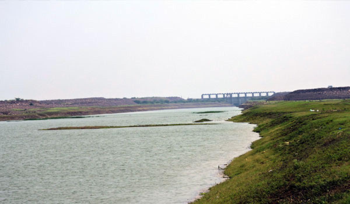 Desiltation of Pothireddipadu approach canal yet to take off