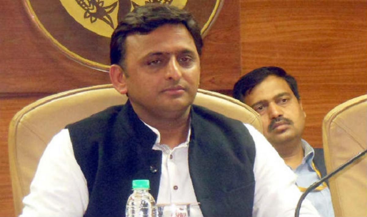 Akhilesh Yadav insists no rift in Samajwadi Party