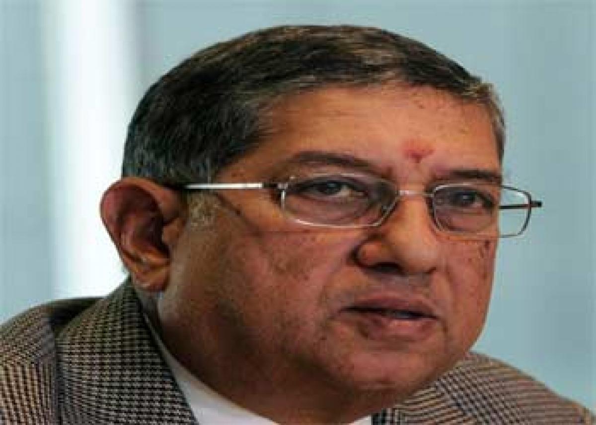 Srini moves SC against Thakur for perjury