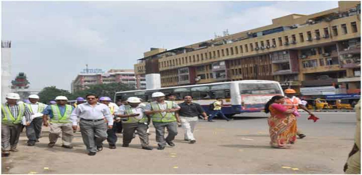 L&T told to clear barricades at high density stretches