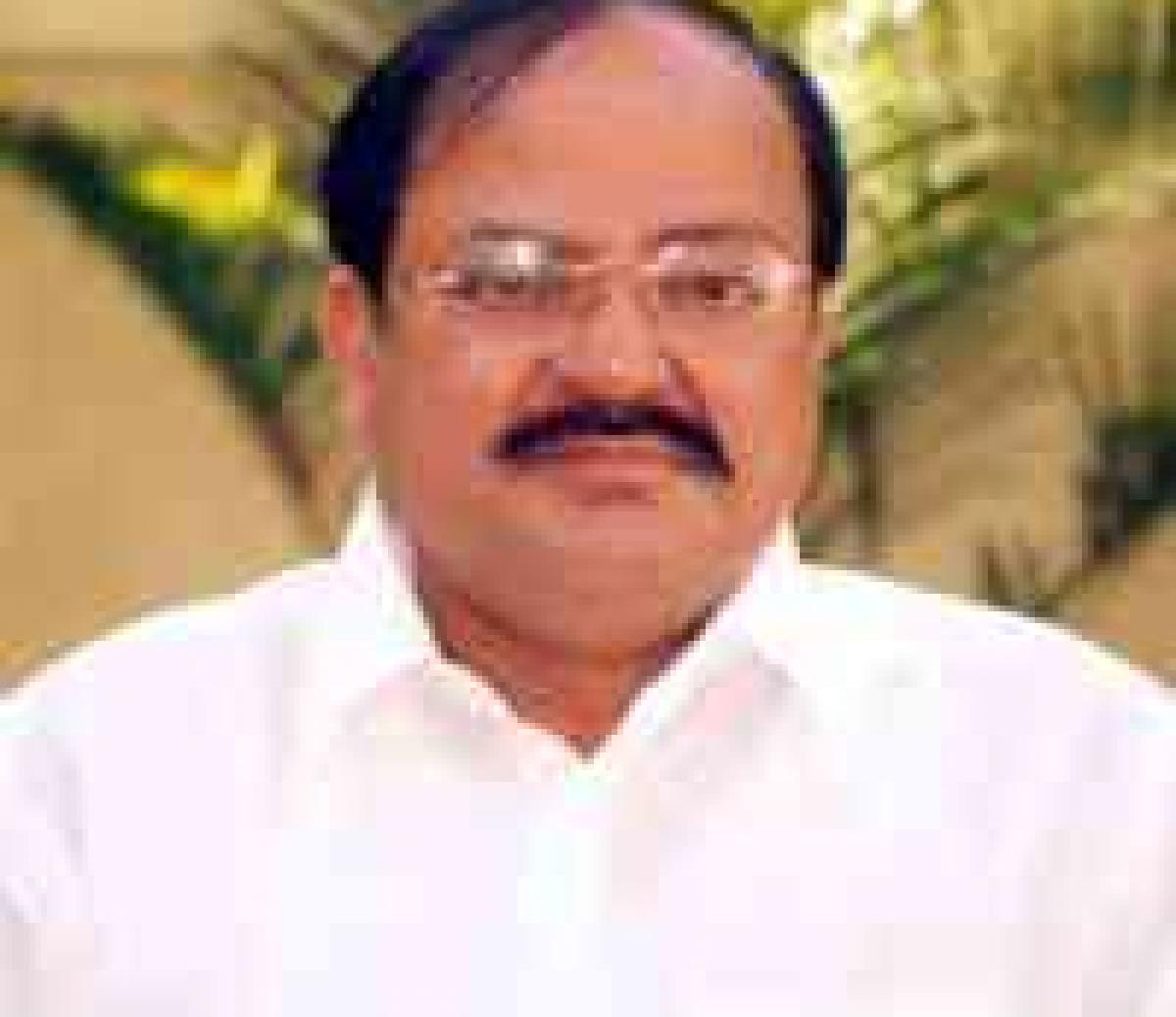 Naidu asks Karnataka CM Sidharamaiah to step up Swachch Bharat efforts