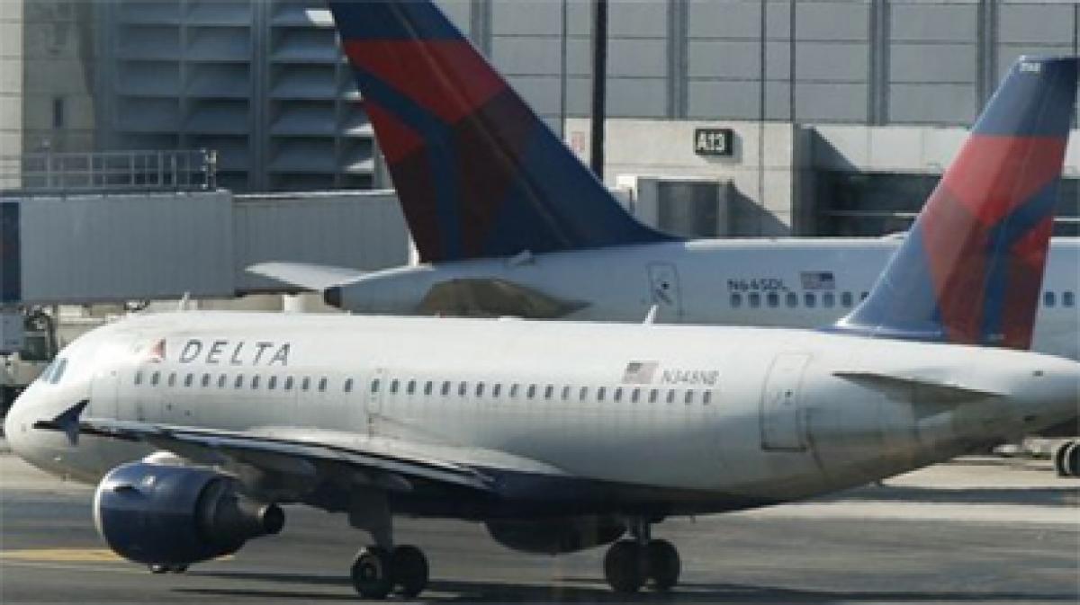 Delta plane makes emergency landing at Tokyo airport