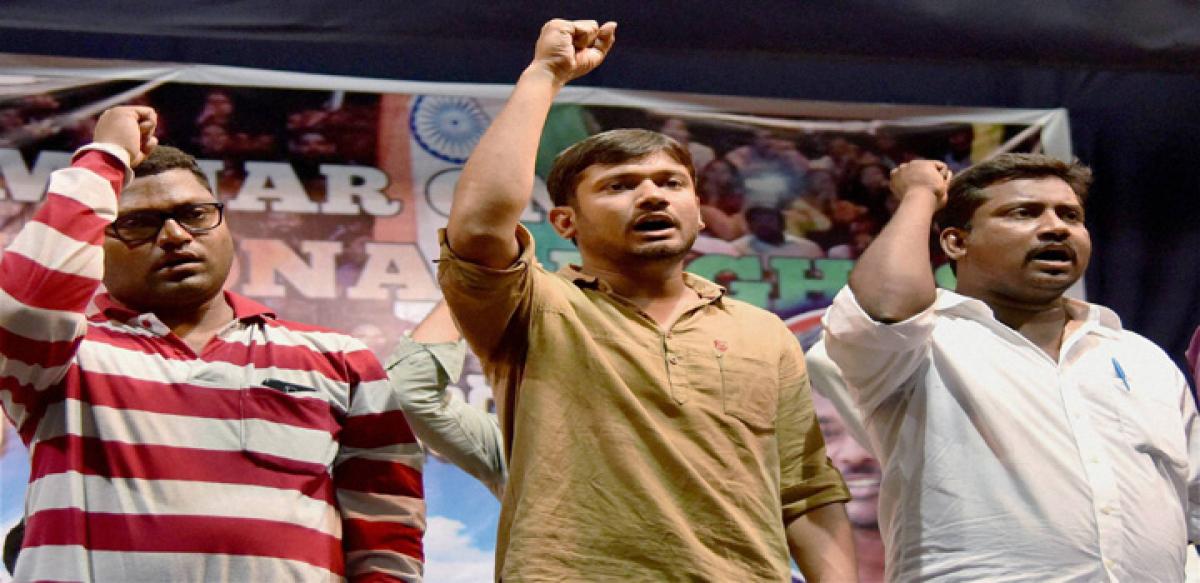 Youth hurls shoe at Kanhaiya