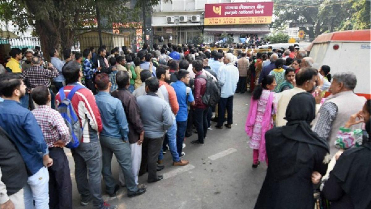 Day 10: Chaos seen at ATMs with long queues as ATMs grapples with cash shortage