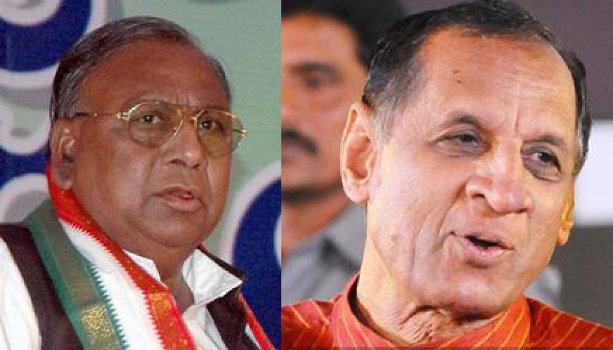 Congress leader VH slams Governor Narasimhan