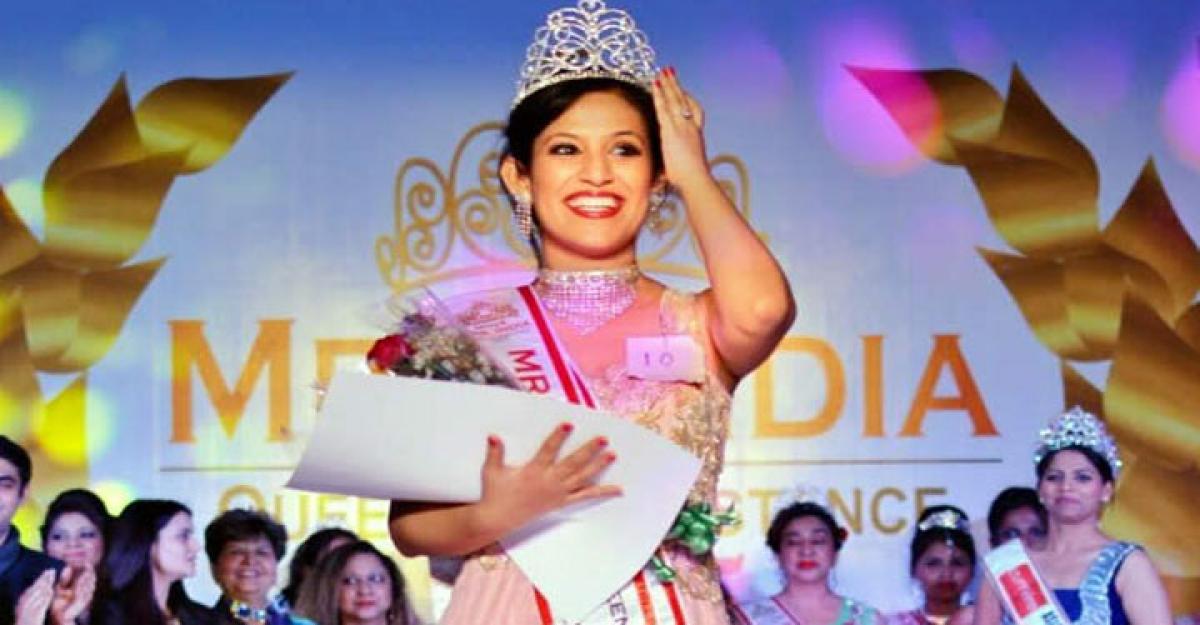 Indian beauty wins Mrs Earth 2015 pageant