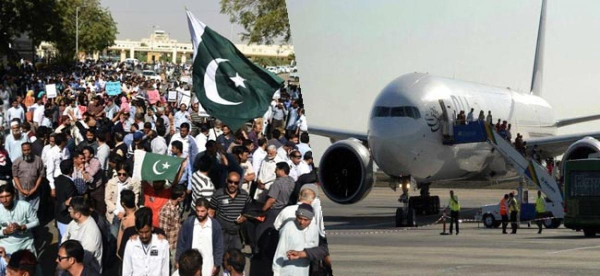 PIA privatisation: Pakistan airline workers call off stir