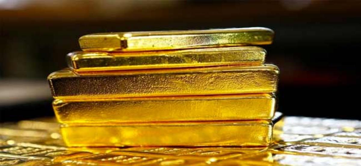 Gold prices hit six-week low on rate hike expectations