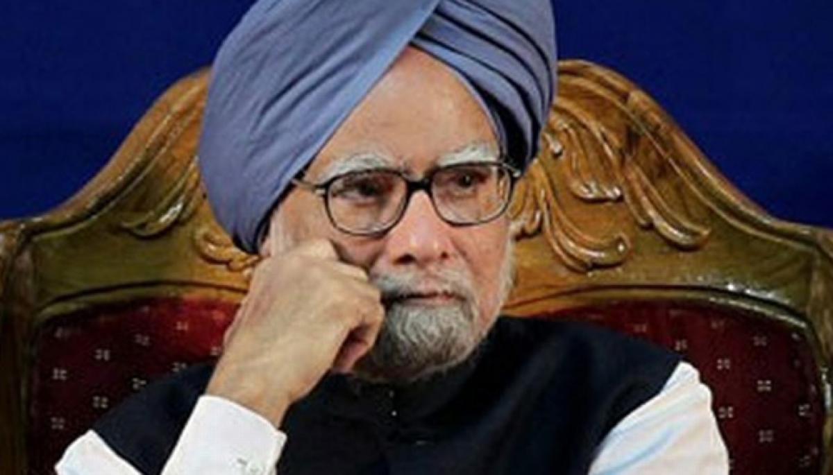 AP Congress leaders approach Manmohan Singh over special status issue