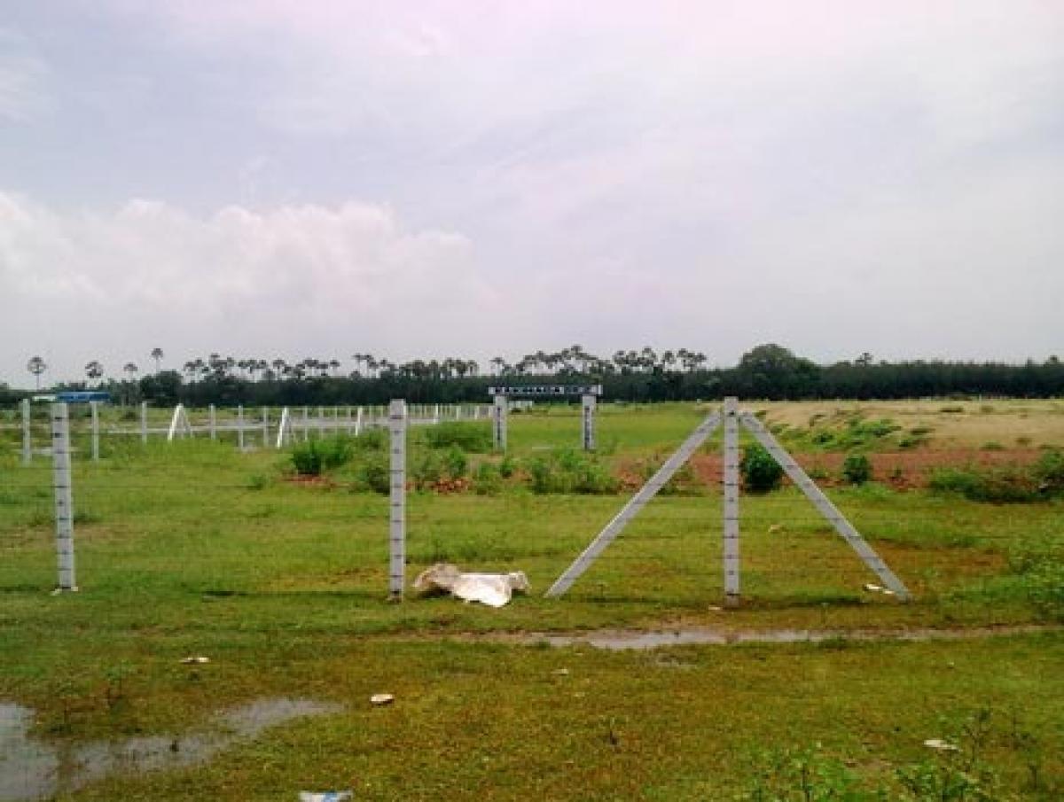 Kakinada Special Economic Zone  farmers refuse to part with lands
