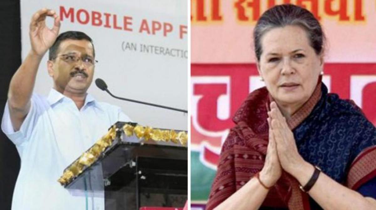 Agusta face-off: Dissolve CBI, ACB for inaction against Sonia, says Kejriwal