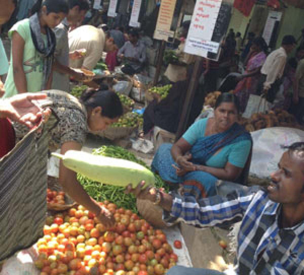 Tomatoes to touch Rs 80/kg