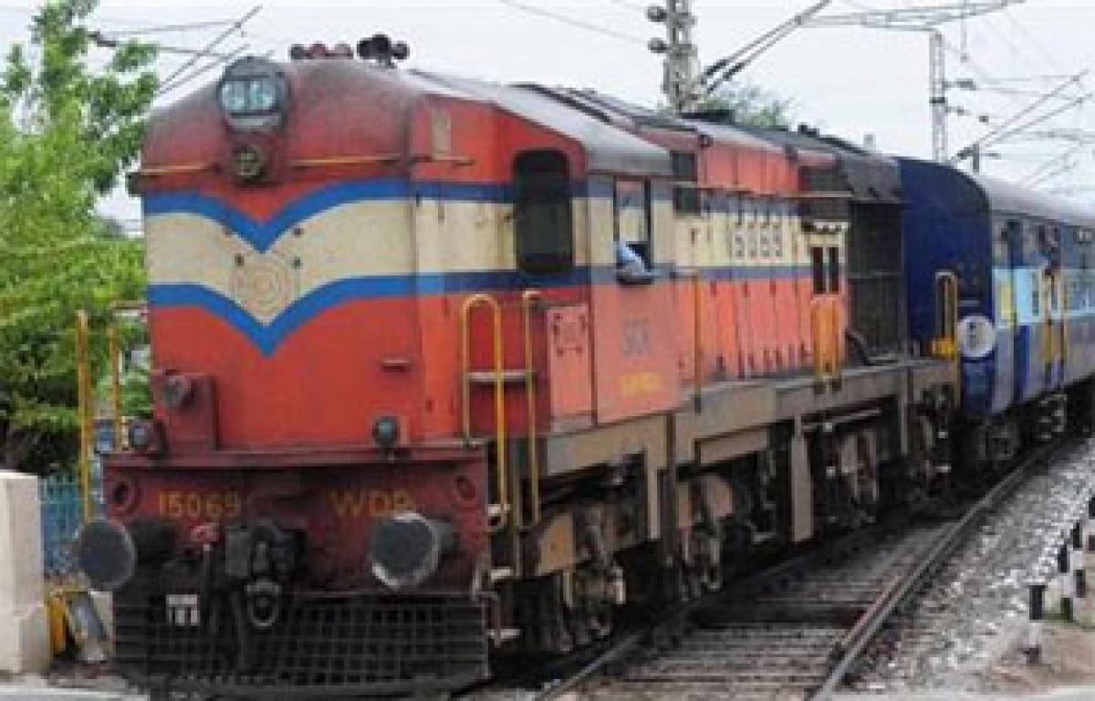 Railmen threaten indefinite stirke