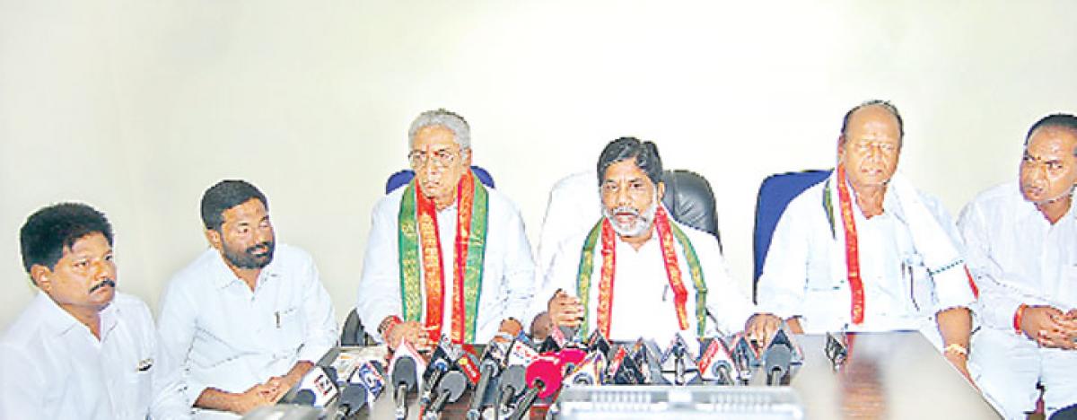 TPCC lambasts TRS govt over false promises