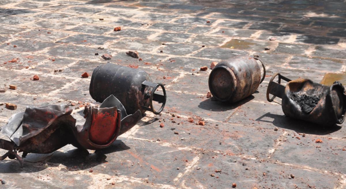 Inmates escapes cylinder blast in hostel.