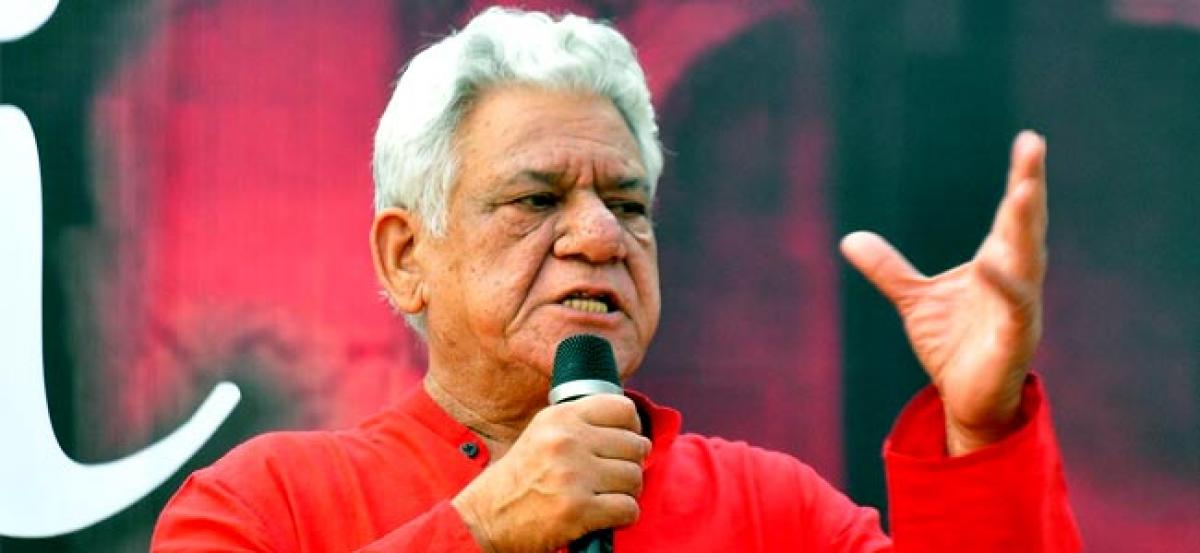 Police complaint against Om Puri for comments on Indian Army