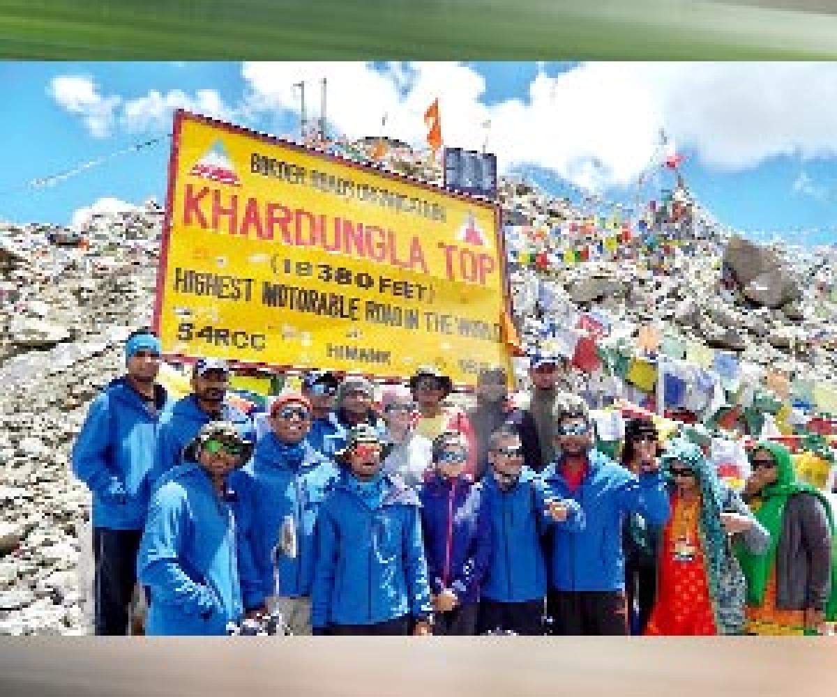 Navy team completes Mt Saser- Kangri expedition