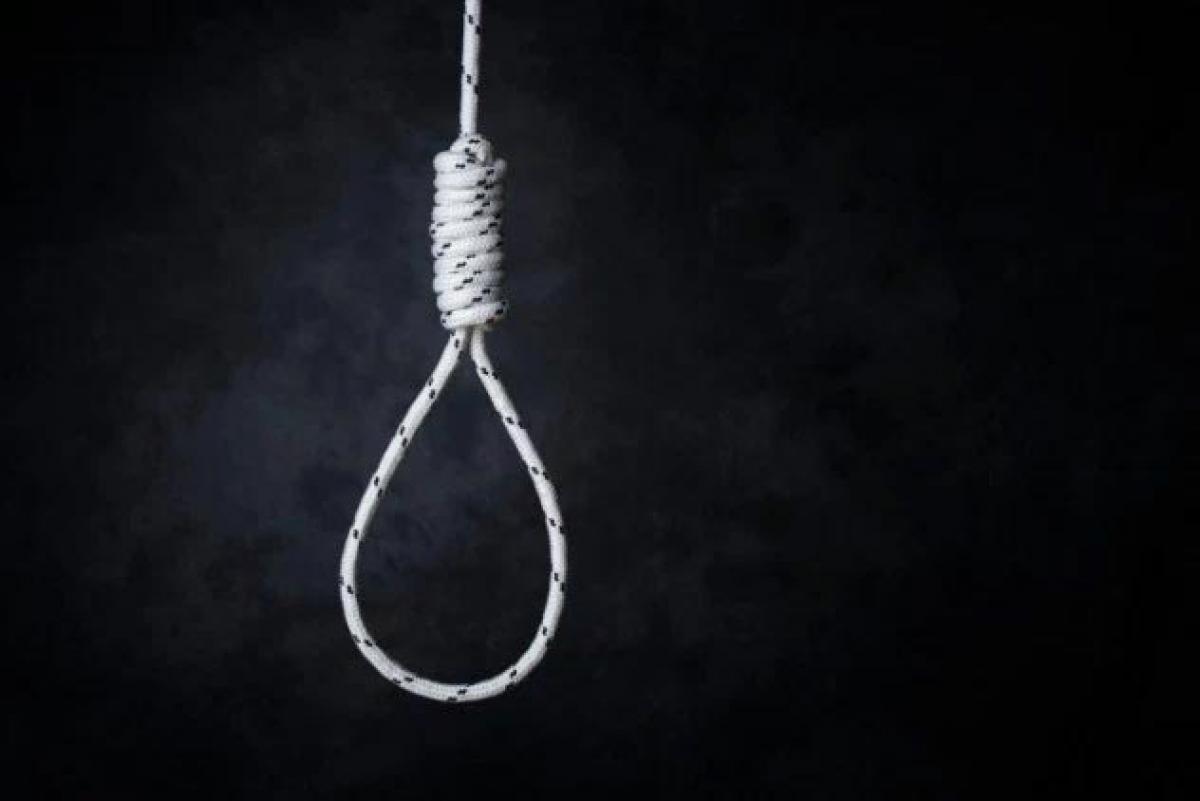 Woman hangs self; hubby, in-laws booked for abetment