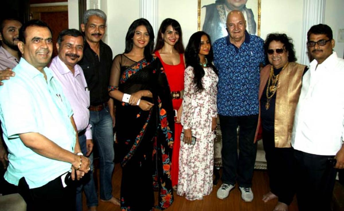 Photos: Mahurat of Hindi film Sayonara Phir Milenge at Lahiri House