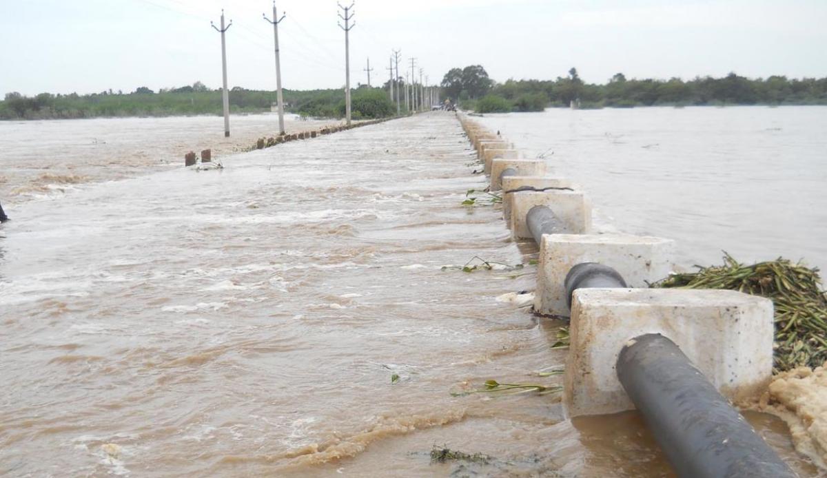 Flood threat in AP, Telangana as Godavari overflows