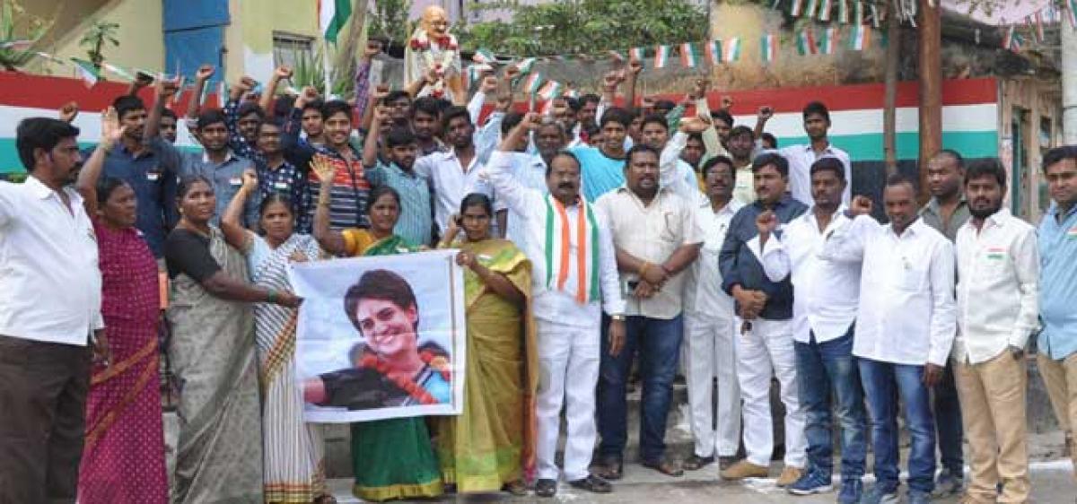 Congress leaders hit out at Katiyar for insulting Priyanka