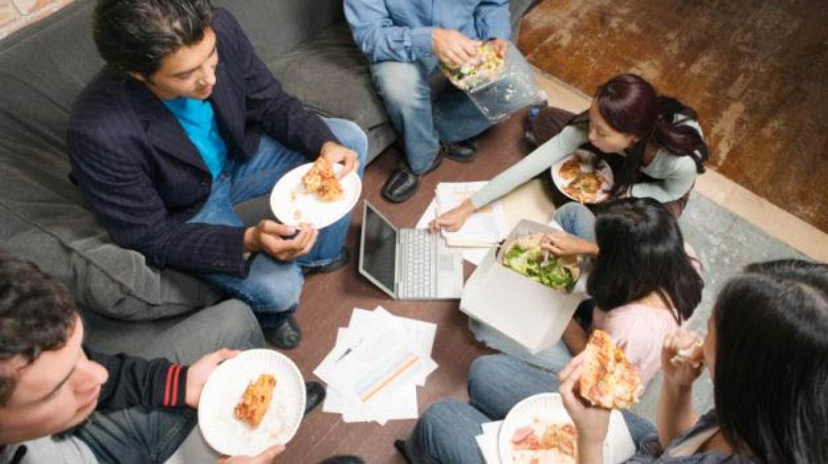 Eating with colleagues improves productivity at workplace