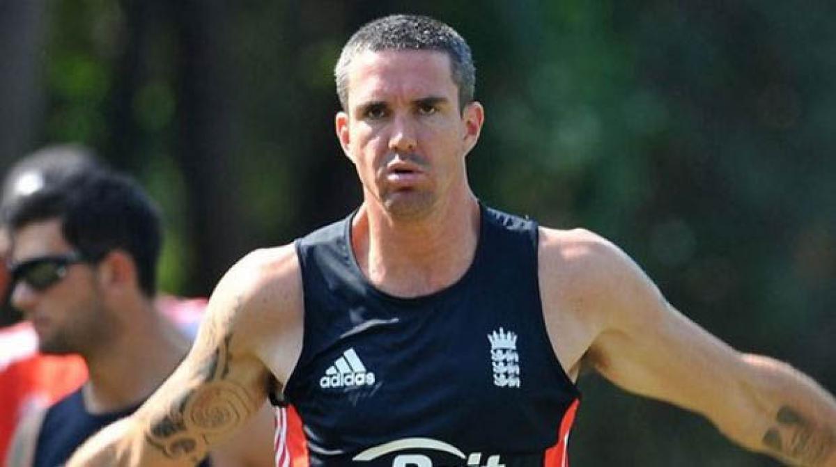 Kevin Pietersen fumes at Qantas airlines after being denied entry to air lounge