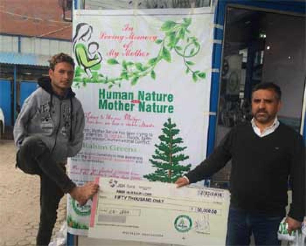 Amir Hussain Lone amputee cricketer to create climate change awareness