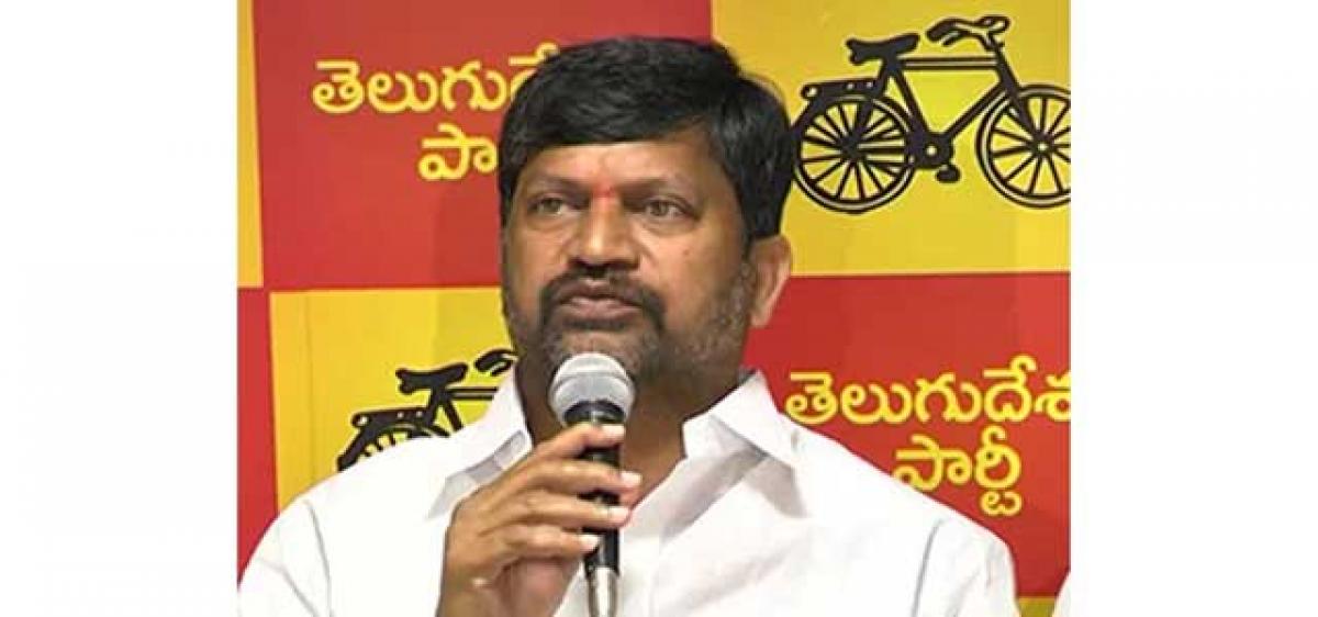 Farmers being exploited by middlemen in Nizamabad Market Yard:Telangana TDP