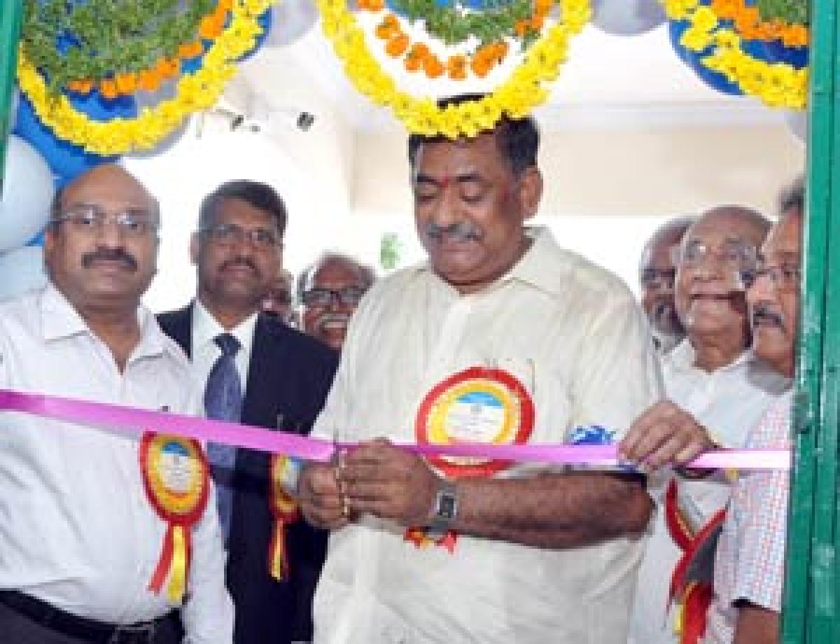 Mayor Koneru Sridhar inaugrates The Vishakhapatnam Co-Operative Bank 